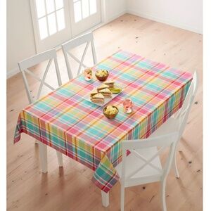 NEW fun plaid tablecloth